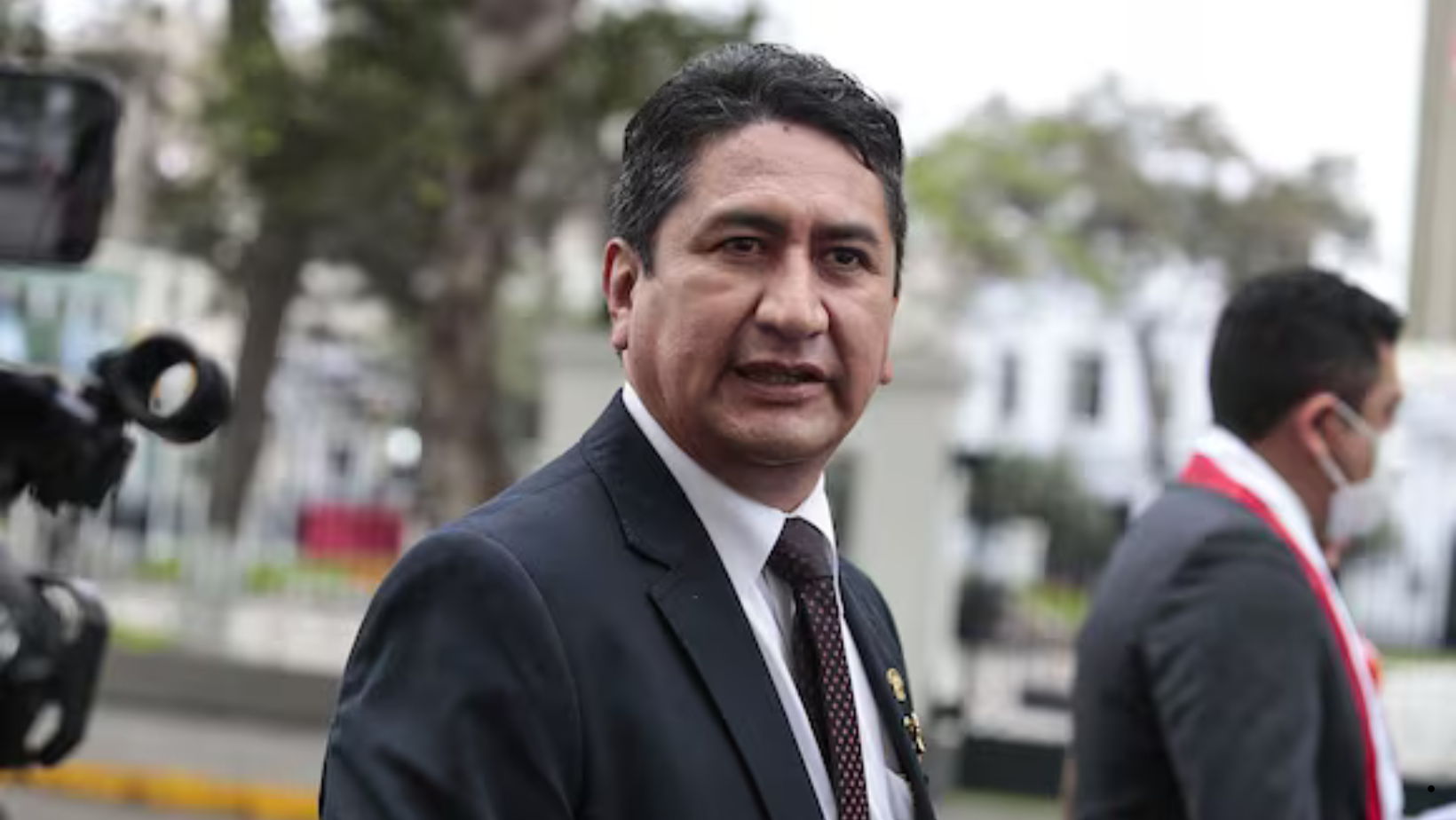 Juez aparta a abogado de Vladimir Cerrón por presuntamente dilatar diligencias