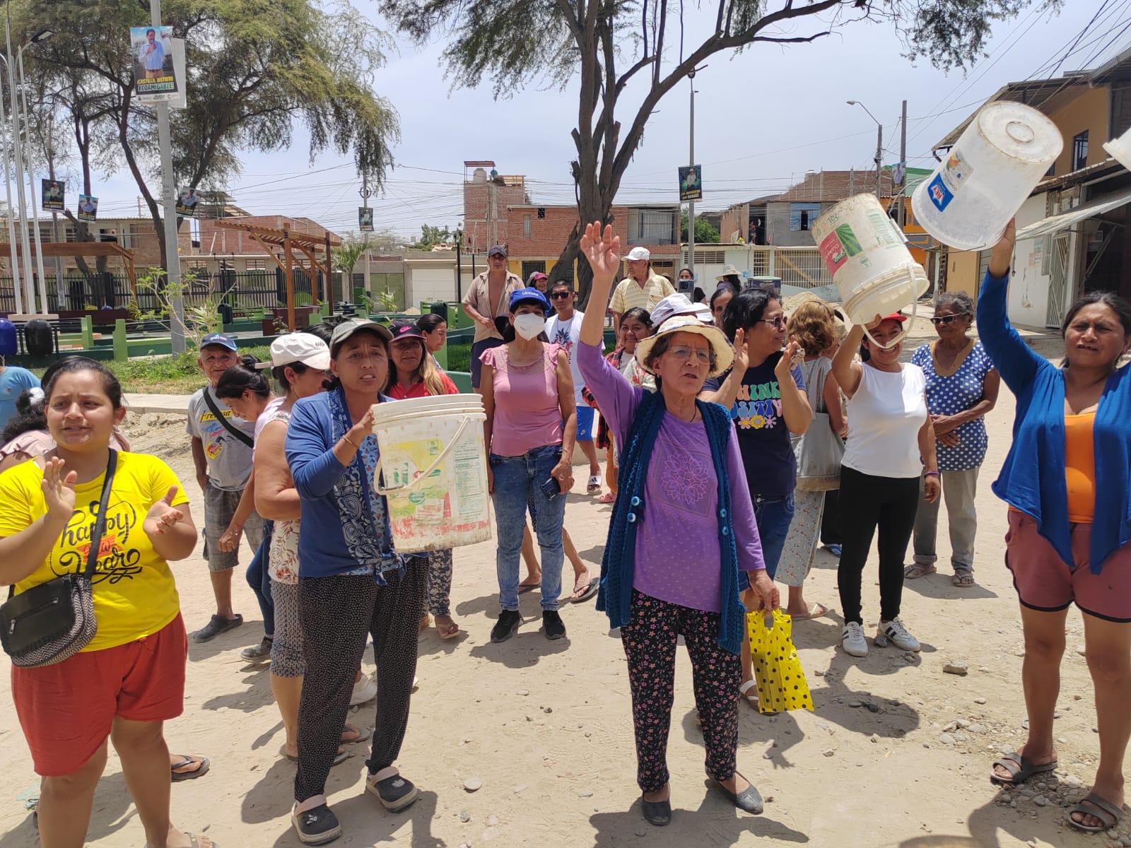 Piura: Vecinos protestan porque no tienen agua potable en Castilla