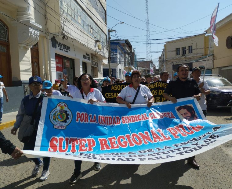 Piura: Sutep convoca a maestros acatar huelga indefinida desde mañana viernes 18