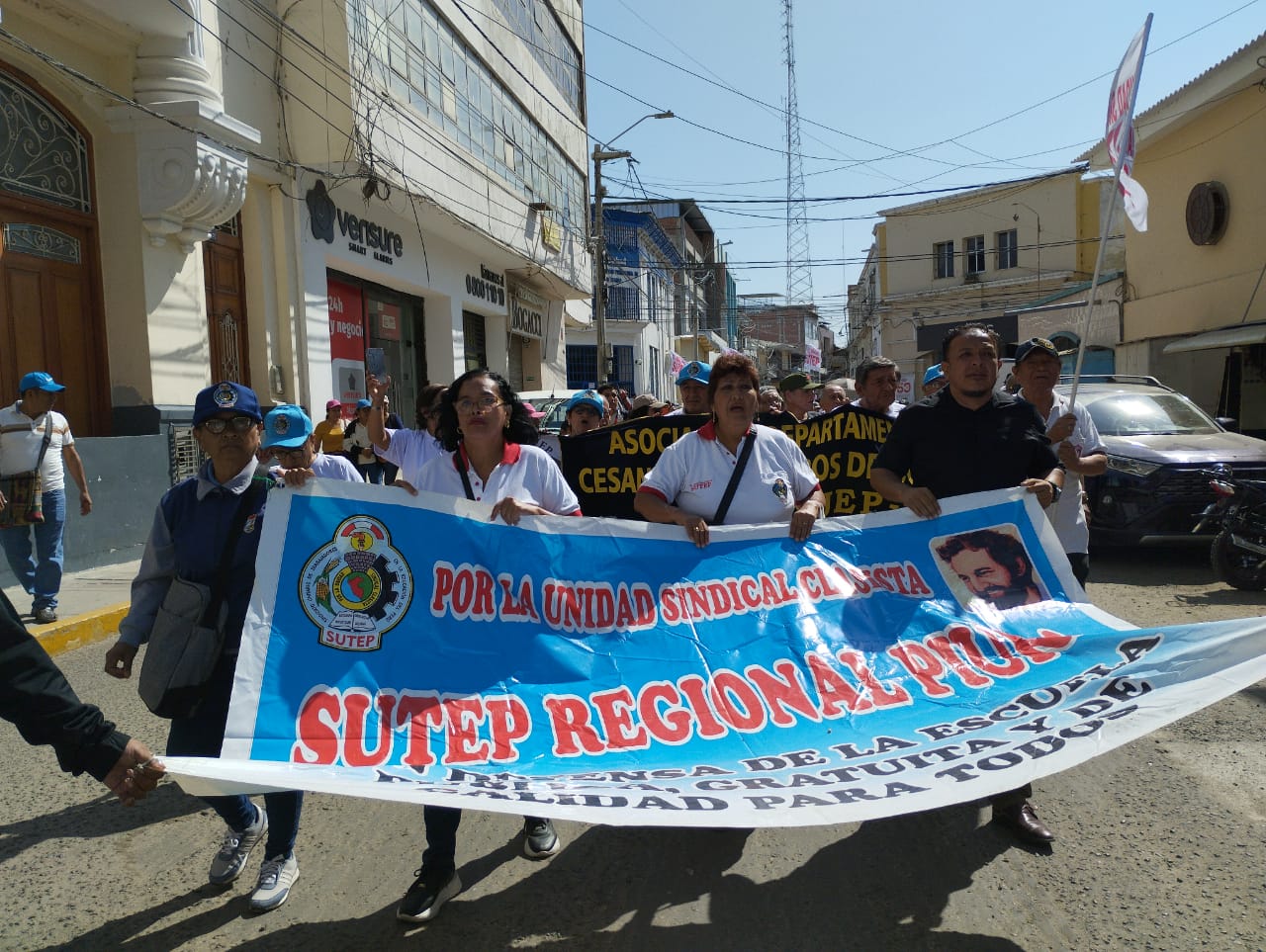 Piura: Sutep convoca a maestros acatar huelga indefinida desde mañana viernes 18