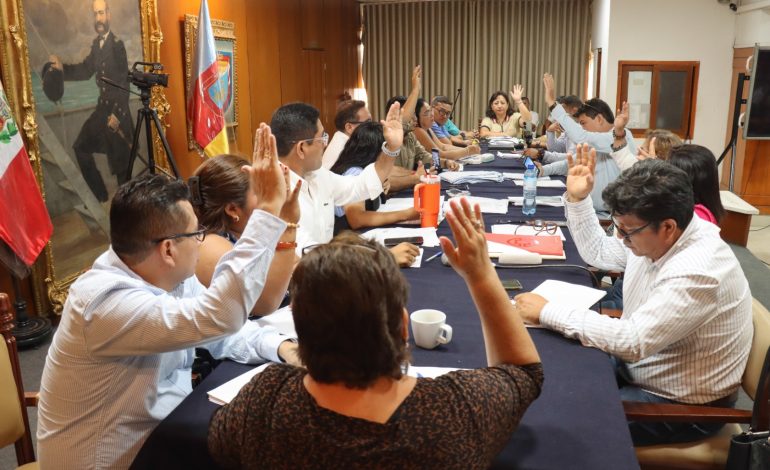 Piura: En sesión de concejo desaprueban vacancia contra alcalde provincial