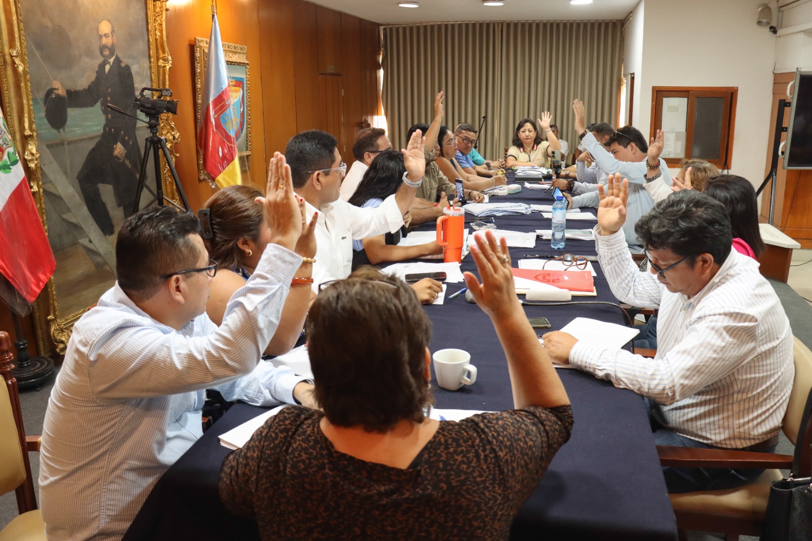 Piura: En sesión de concejo desaprueban vacancia contra alcalde provincial