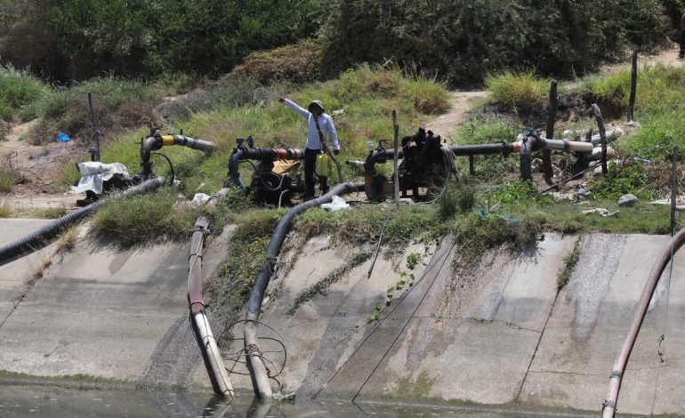 Piura: EPS Grau culpa a agricultores de extraer agua del canal destinado al consumo humano