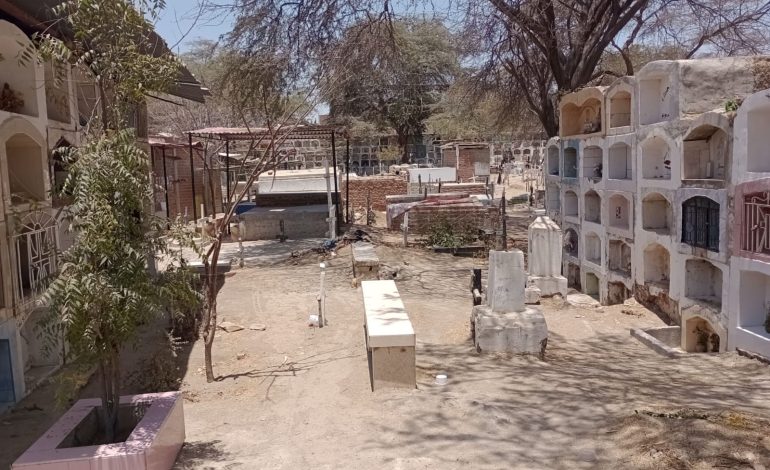 Piura: Cementerio Virgen del Carmen está sucio y abandonado por las autoridades