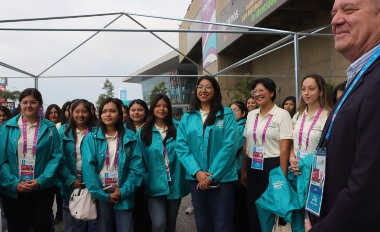 Jóvenes universitarios serán traductores en foro APEC