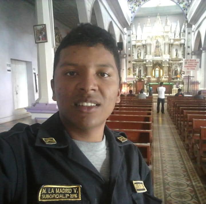 Piura: Asesinan de varios disparos a agente policial en bar “La Francis”