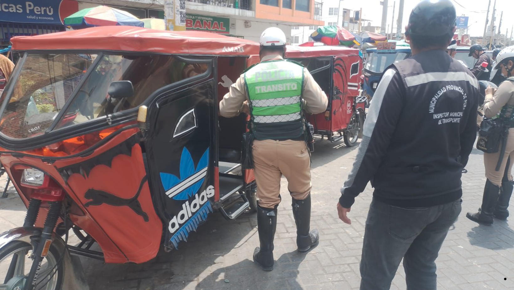 Más de 350 vehículos informales intervenidos en operativos durante octubre en Piura