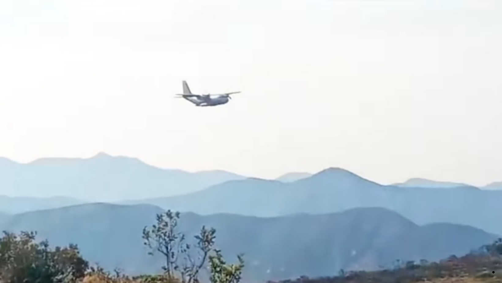 FAP despliega avión Spartan para combatir incendio forestal en Piura