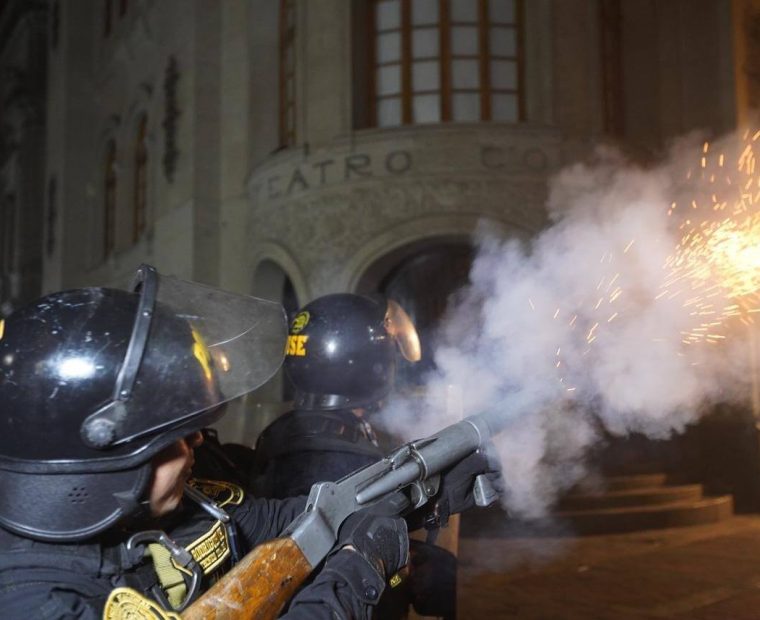 Congreso aprueba ley para proteger a policías en el uso de la fuerza