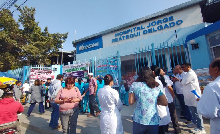 Gremios Unidos de EsSalud acatan hoy un paro nacional