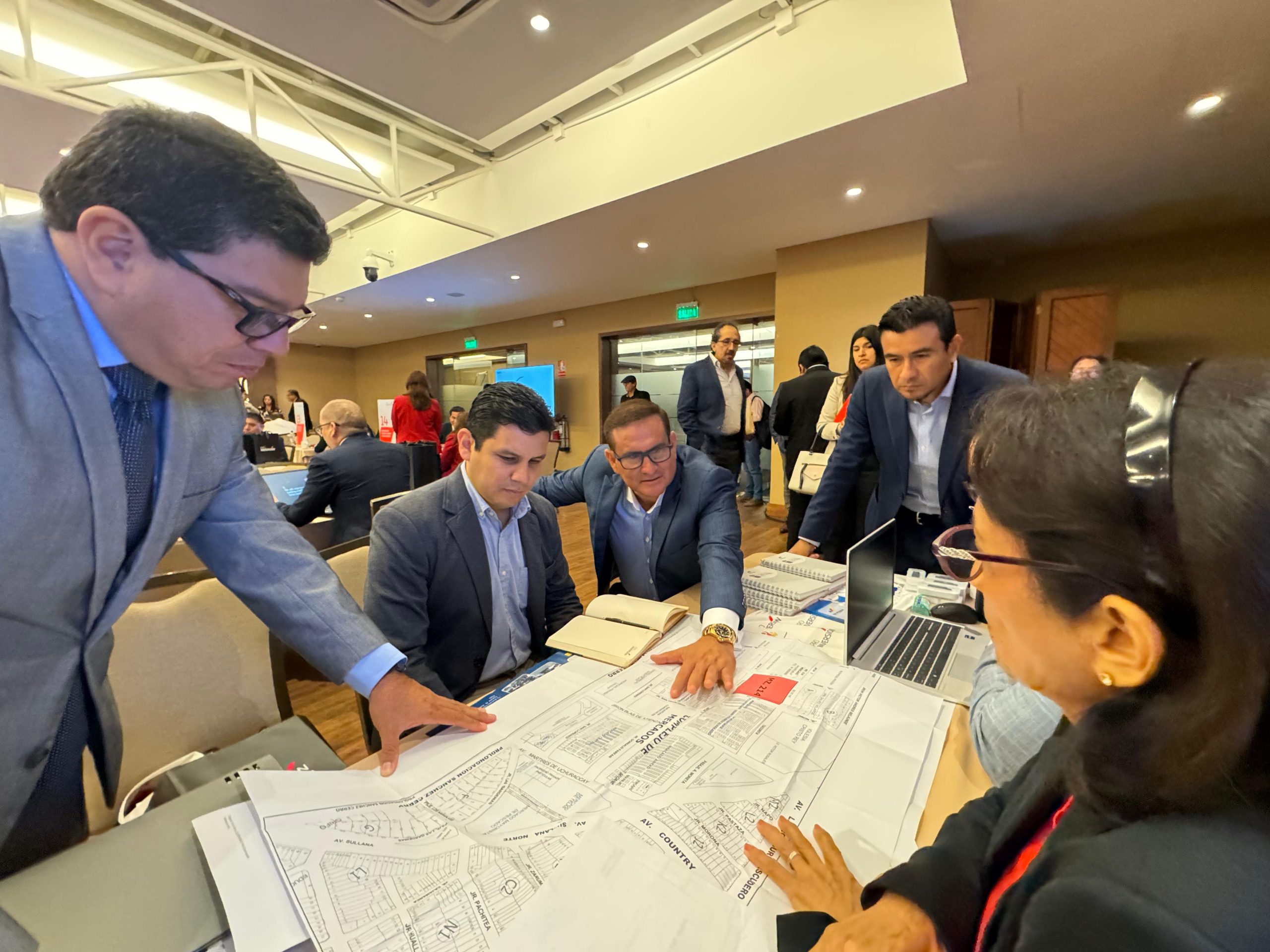 Piura: Empresas privadas interesadas en proyectos municipales como viviendas, mercado y terminal terrestre