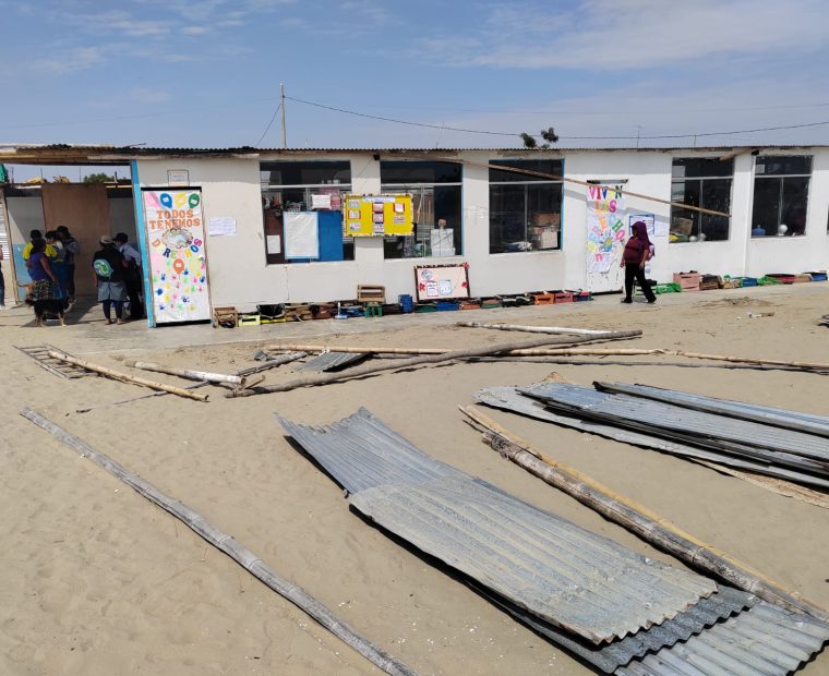 Padres de familia exigen reconstrucción de colegio tras daños por fuertes vientos en Castilla