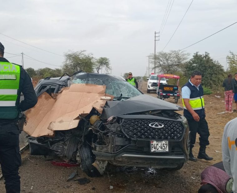 Piura: una mujer fallece y otra persona queda gravemente herida tras accidente en la carretera