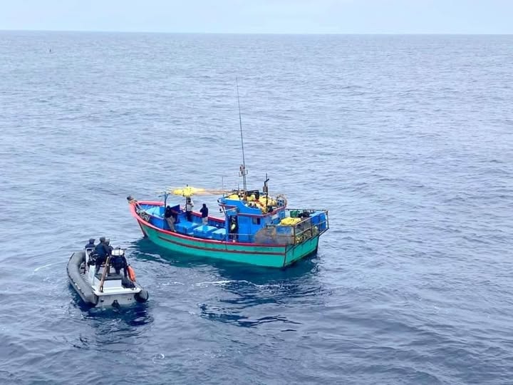 Piura: Rescatan a tres pescadores desaparecidos en el mar de Bayóvar