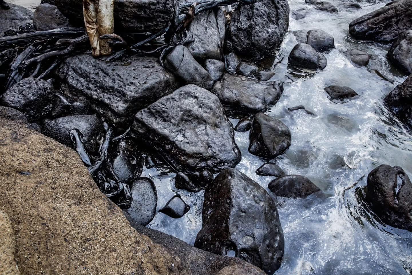 PetroPerú asegura que las rocas de playas en Talara no tienen rastros de petróleo
