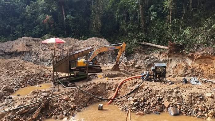 La Policía destruyó equipos de extracción de la minería ilegal por S/24 millones