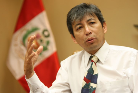 Ministro José Arista asegura que incremento de sueldo mínimo se verá antes de fin de año