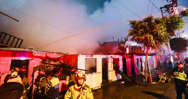 Incendio en el Callao deja caos en "Puerto Nuevo"