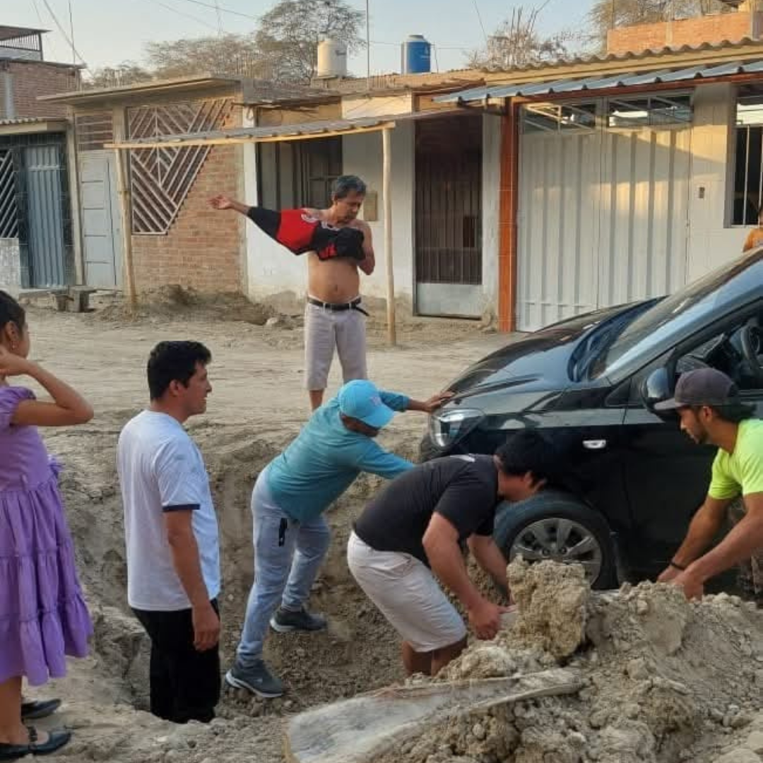 Piura: obras abandonadas en asentamiento Micaela Bastidas generan crisis sanitaria