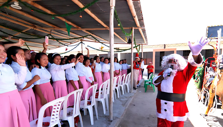 Piura: Niñas del Hogar “Madre del Redentor” celebran la Navidad con alegría