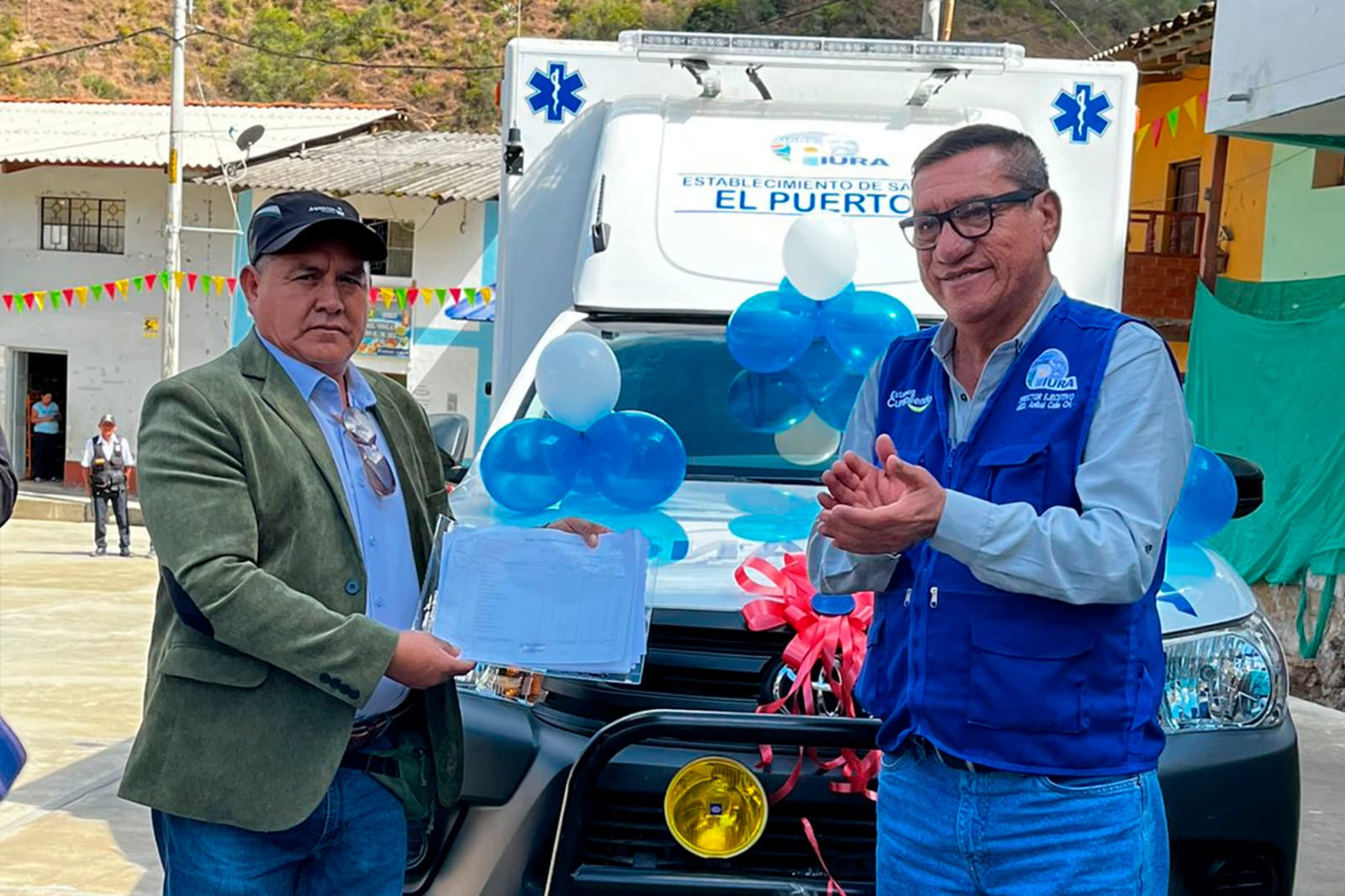 Gobierno Regional entrega moderna ambulancia al centro poblado El Puerto-Pacaipampa