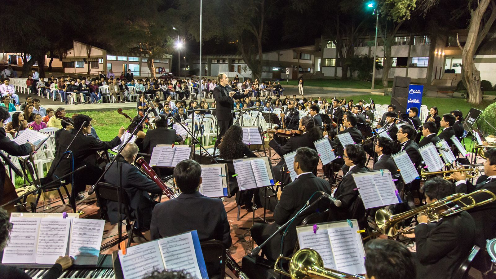 Programa Especial Navideño en la Universidad de Piura