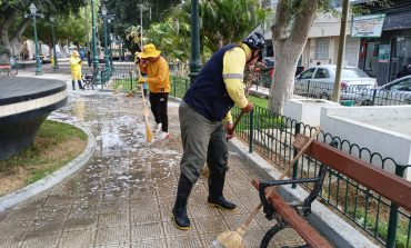 Refuerzan labores de limpieza en plazuela Francisco Pizarro por fiestas navideñas