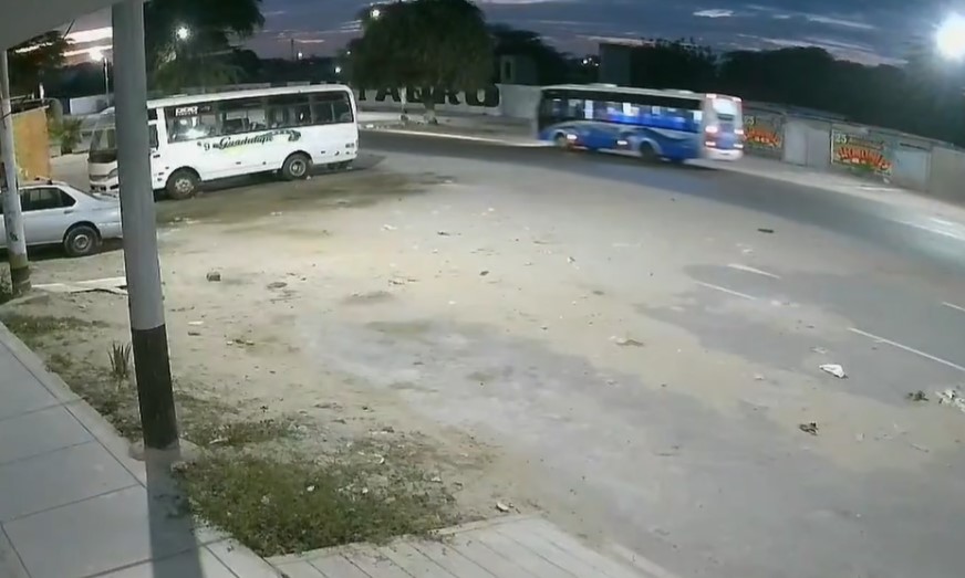 Piura: Atentado armado contra ómnibus de la empresa Súper Star deja ilesos a pasajeros y chofer