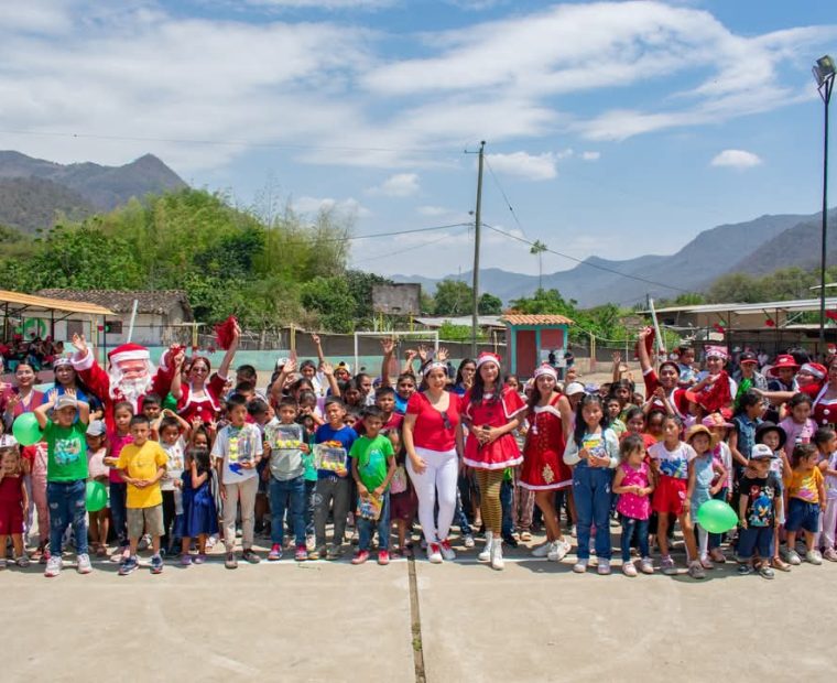 Piura: más de 300 niños disfrutaron de chocolatada navideña en San Francisco