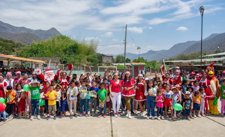 Piura: más de 300 niños disfrutaron de chocolatada navideña en San Francisco