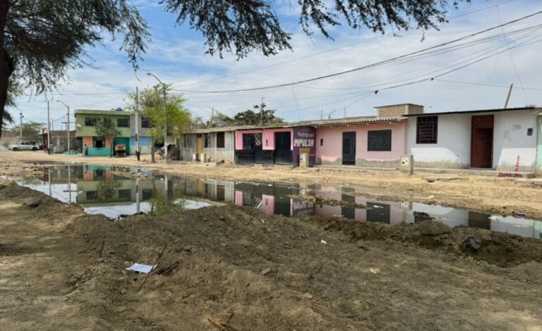 Piura: Colapso de los alcantarillados genera riesgo sanitario en sector 7