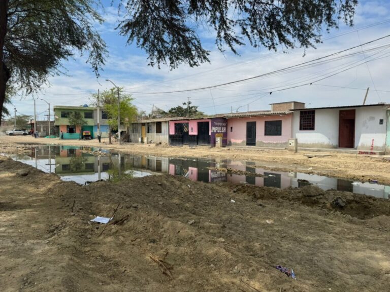 Piura: Colapso de los alcantarillados genera riesgo sanitario en sector 7