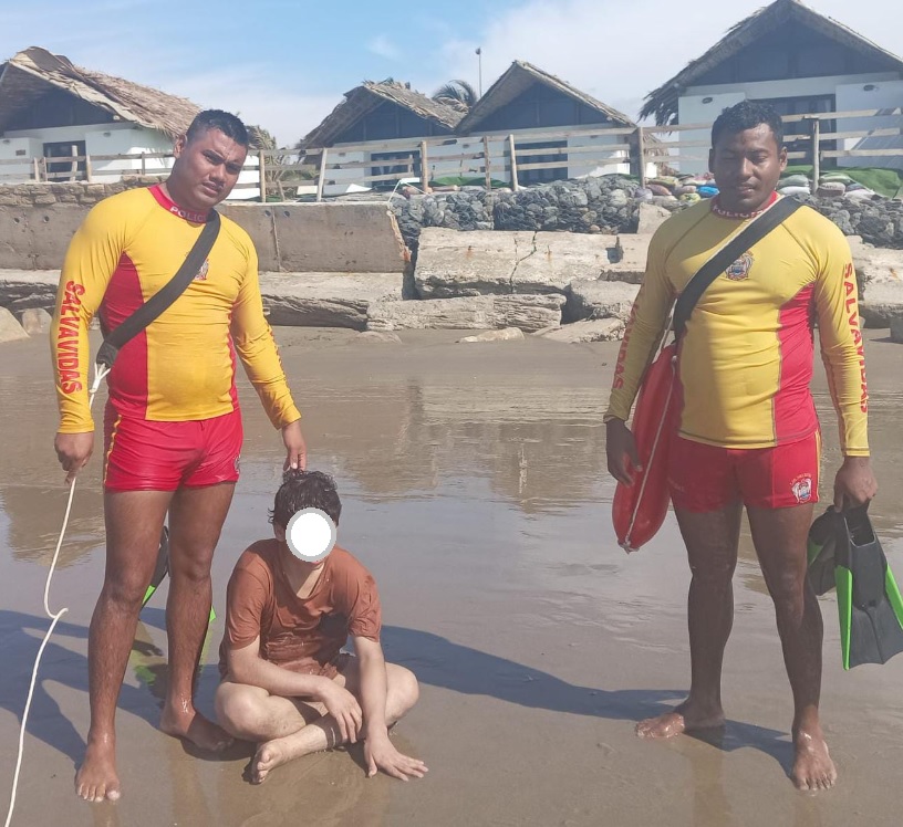 Piura: Rescatan a menor en peligro en el mar de Máncora