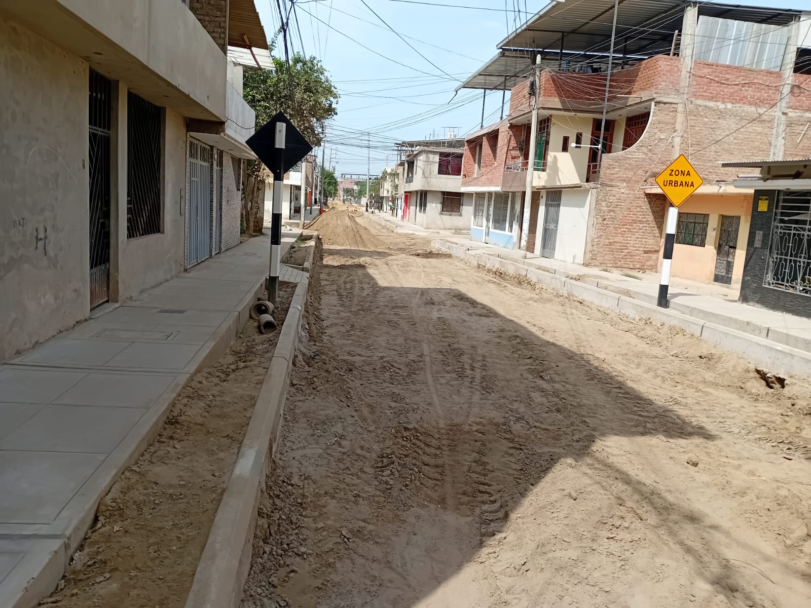 Se ejecutan más de 100 millones de soles en pistas y veredas en el distrito de Castilla