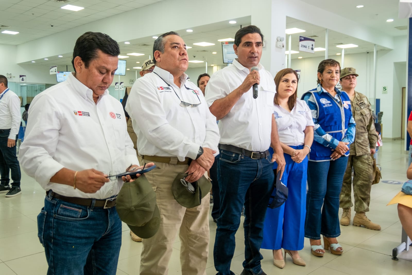 Gobernador espera aprobación del MEF para hospitales en febrero