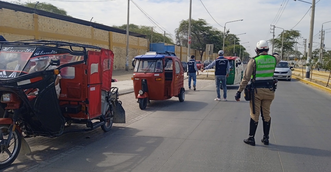 Piura: Policía suspende operativos de tránsito tras denuncias de coimas y cobros indebidos