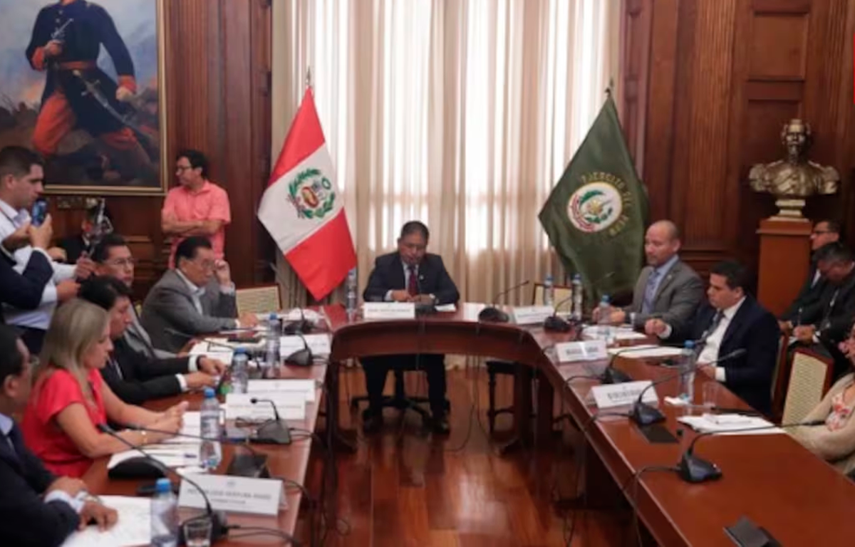 Comisión de Justicia aprueba por insistencia la restitución de la detención preliminar