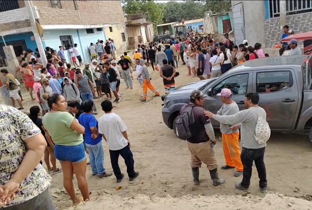 Trabajador de una obra de pistas y veredas fallece al caerle un muro de concreto