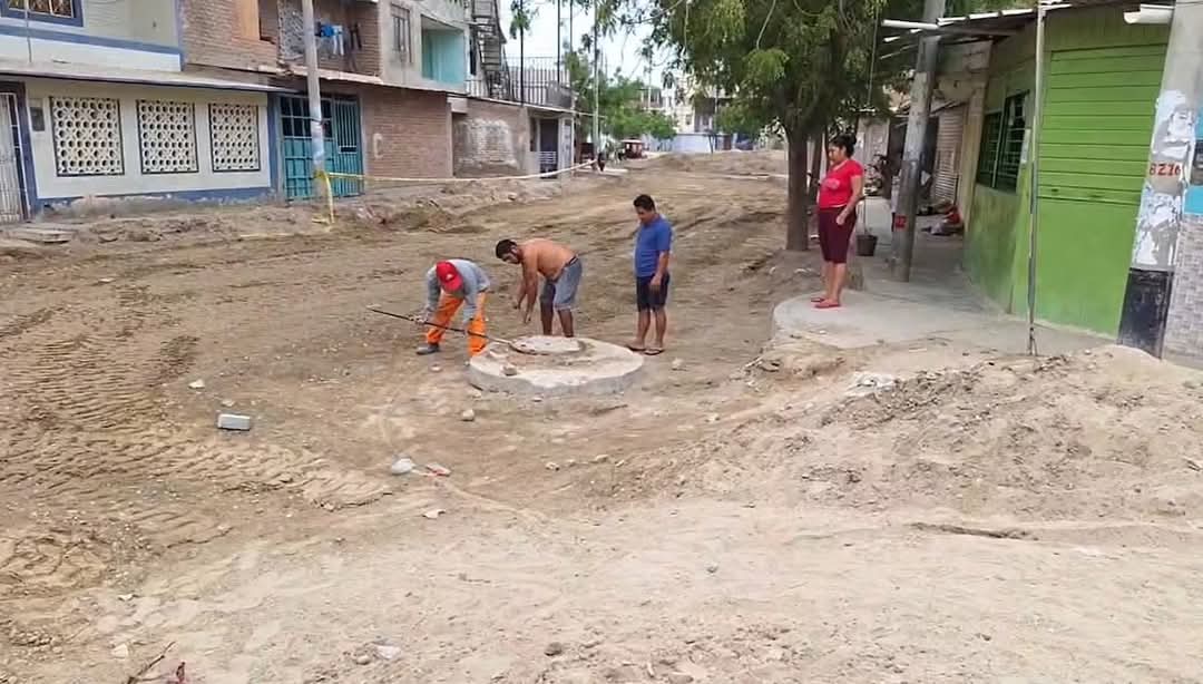 Piura: Vecinos de 28 de Julio exigen solución ante falta de agua y colapso de desagües