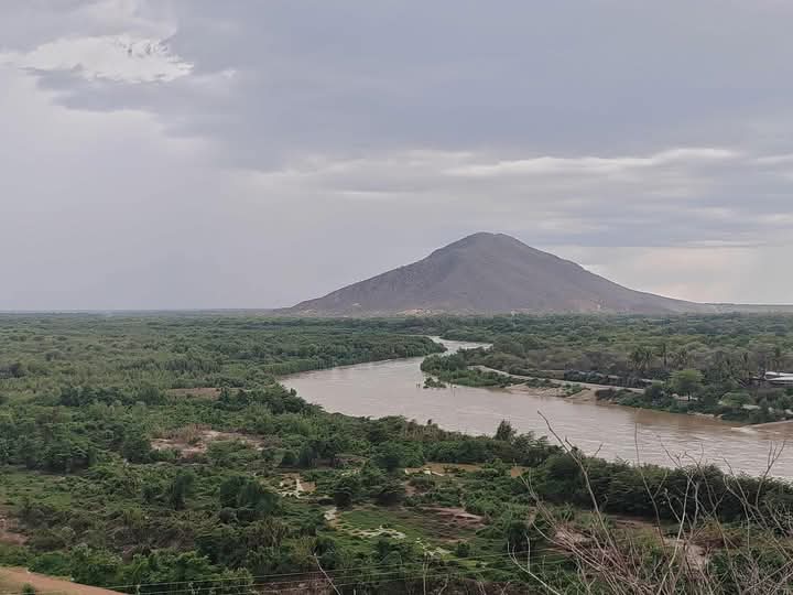 Aumenta el caudal del río Piura tras intensas lluvias