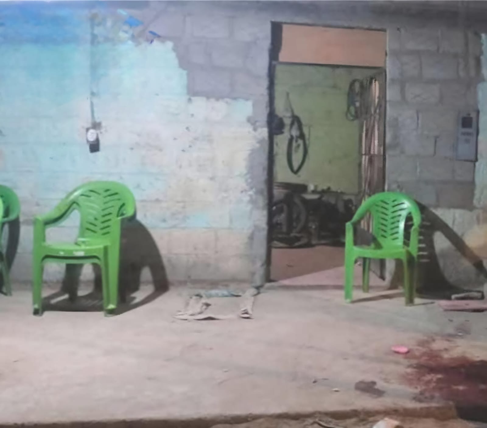 Sicarios asesinan a un hombre y hieren a su familia en La Unión