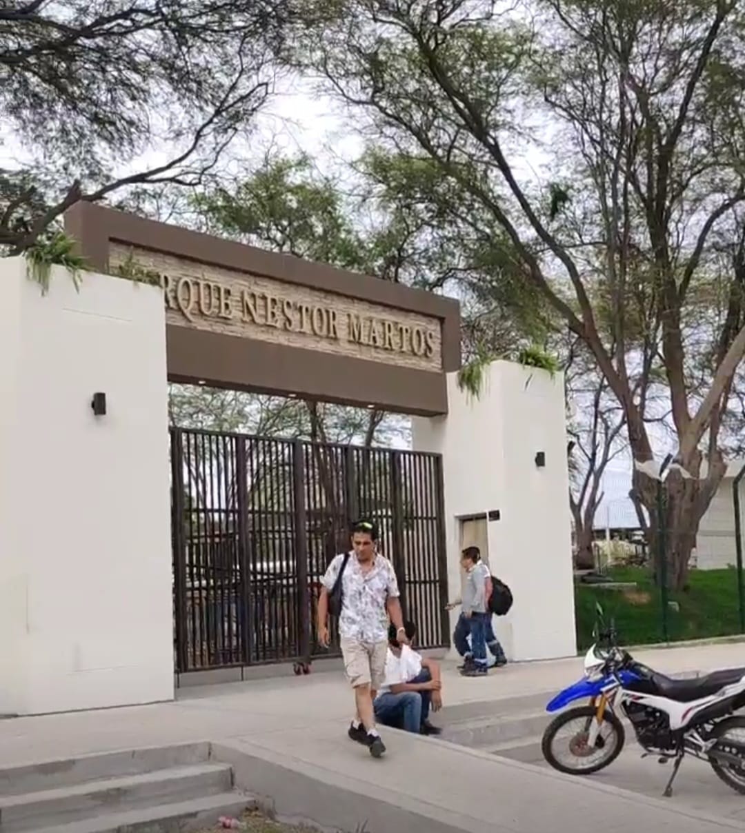 Vecinos denuncian restricciones y fuga de agua en el reciente inaugurado Parque de las Aguas