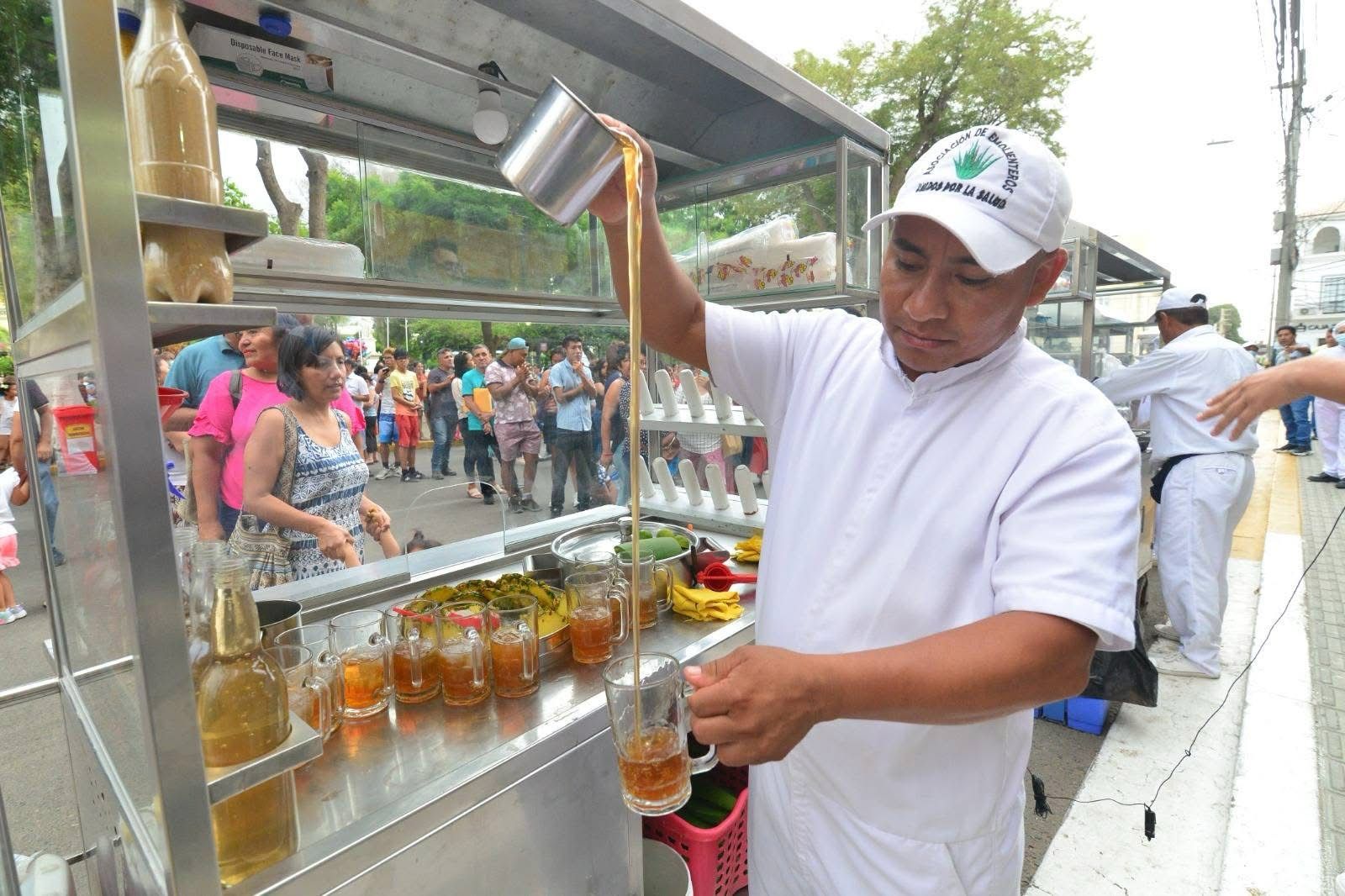 Piura celebra el Día del Emolientero otorgando mil bebidas andinas gratuitas