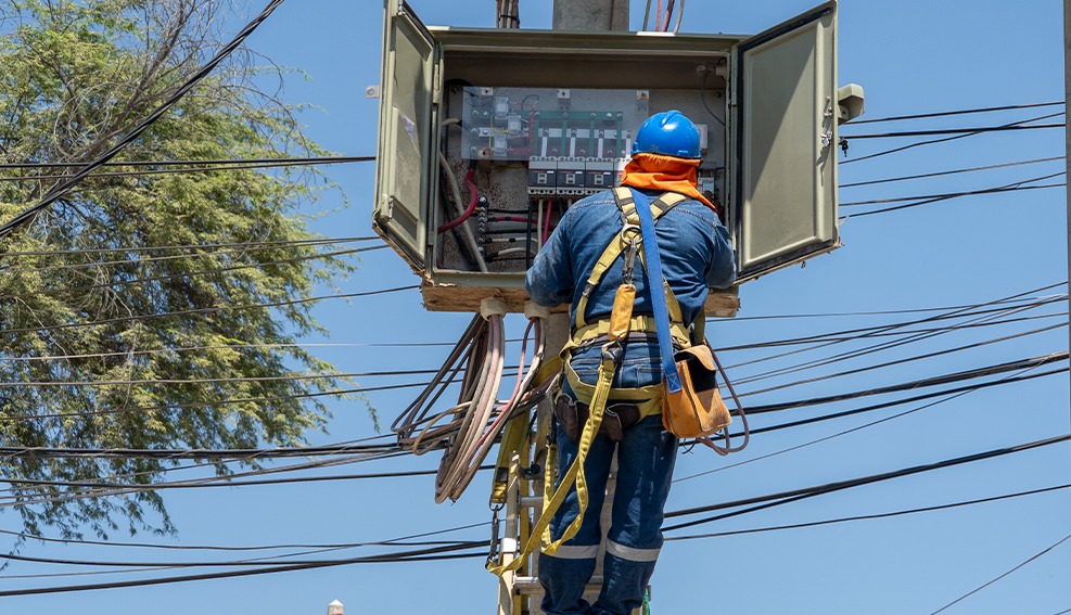 ENOSA suspenderá servicio eléctrico en seis zonas de Piura por mantenimiento
