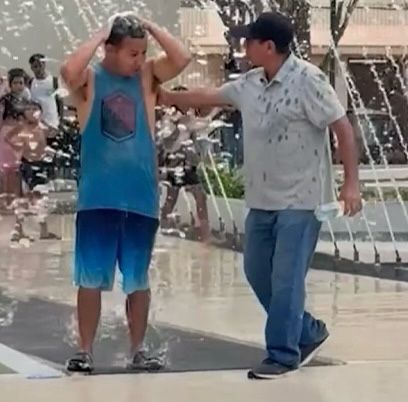 Piura: Multan con más de mil soles a sujeto que “se duchó” en parque Néstor Martos