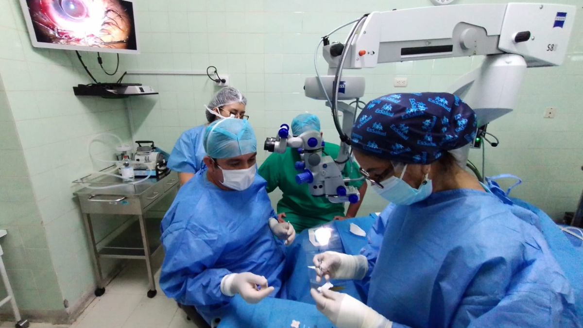 Médicos de EsSalud salvan la visión de dos bebés prematuros en Piura
