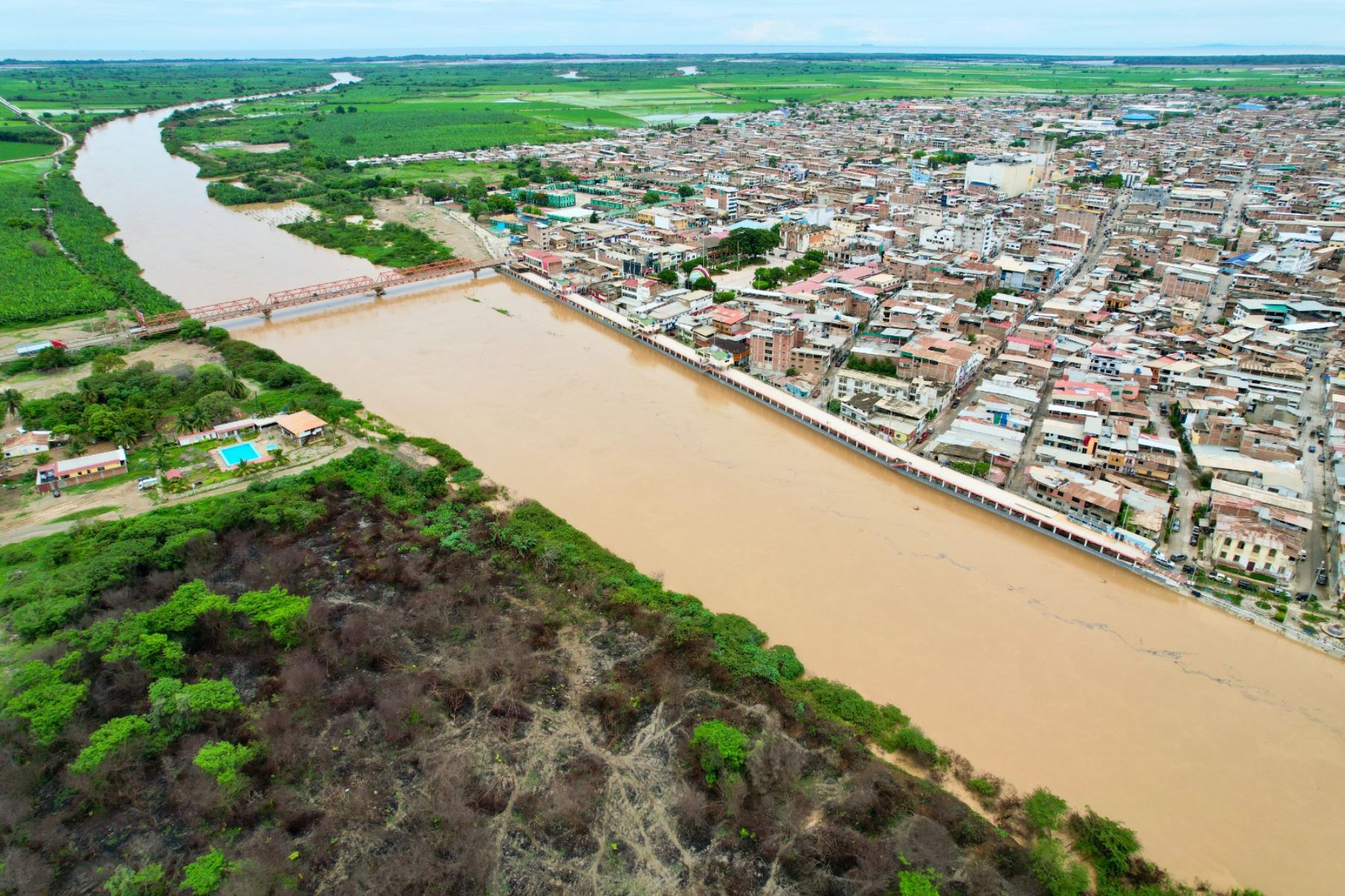 Río Tumbes ingresó esta mañana nuevamente en alerta roja