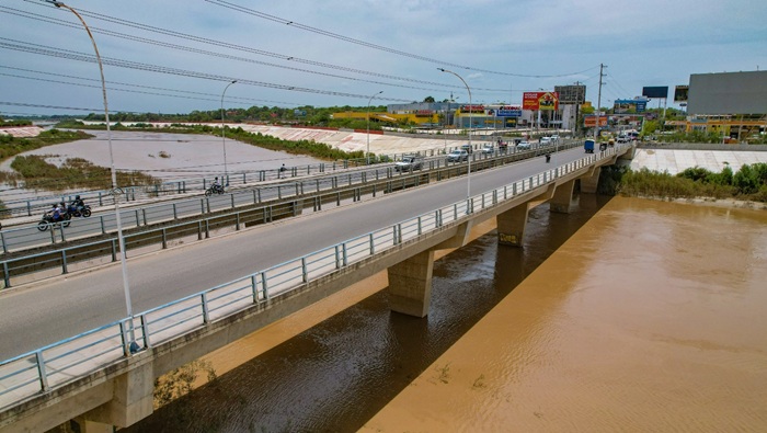 Municipalidad de Piura alerta sobre daños estructurales en puente Cáceres