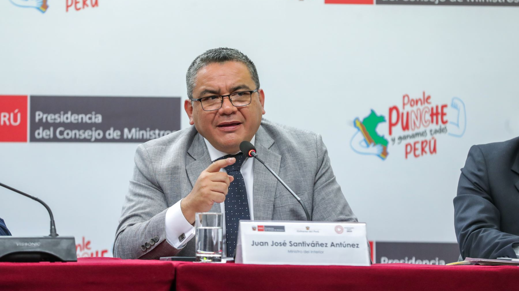 “Nos vemos en 2026”: Santiváñez deja el cargo y desata especulaciones