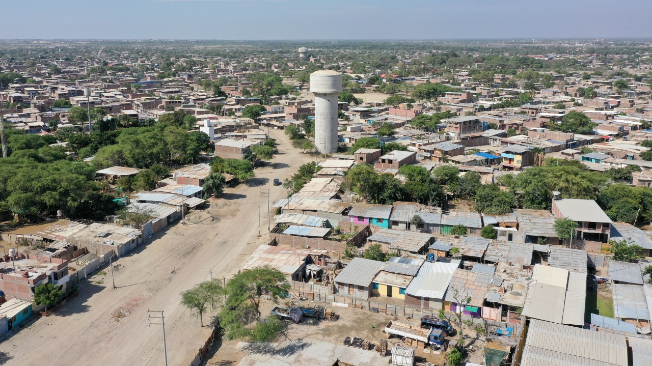 Gobernador destaca avance del megaproyecto de agua potable y alcantarillado en Piura